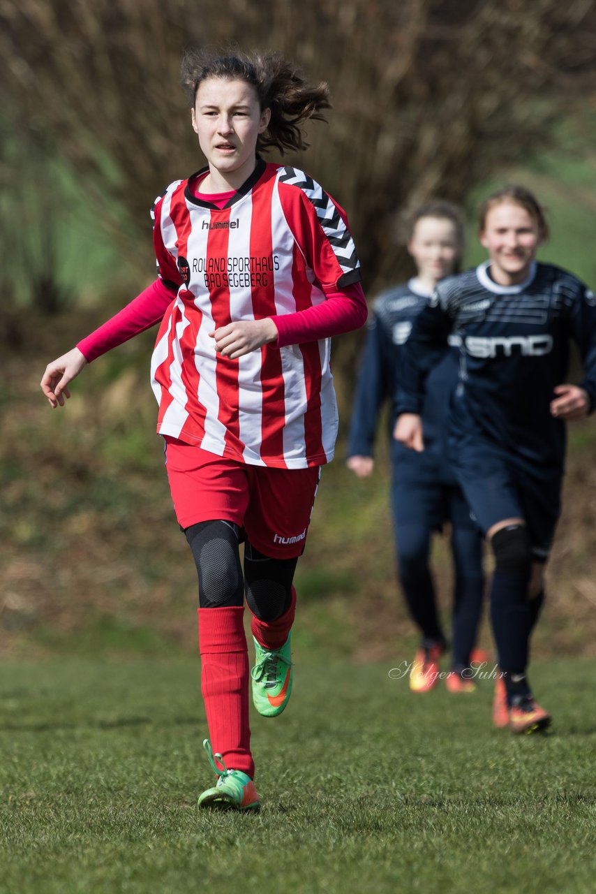 Bild 130 - C-Juniorinnen TSV Zarpen - TuS Tensfeld : Ergebnis: 2:1